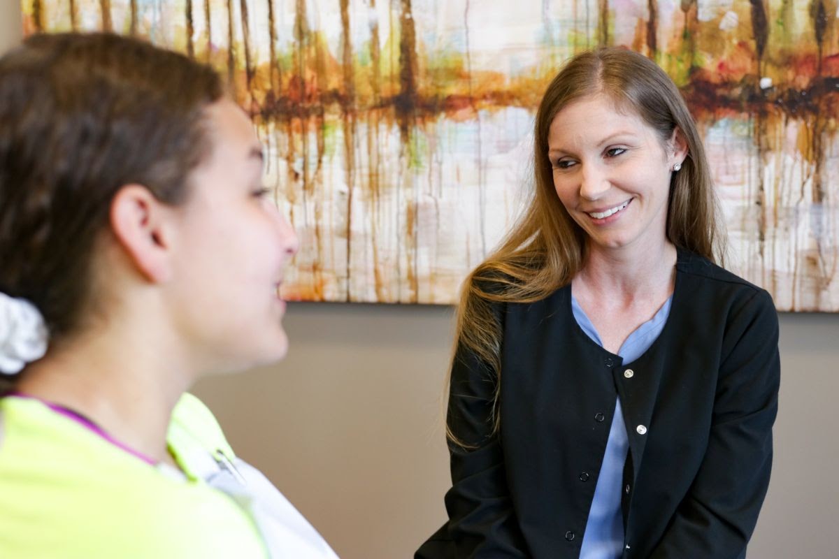 the-benefits-of-an-orthodontist-over-dtc-aligners